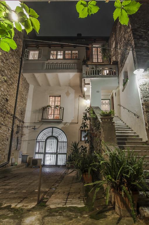 B&B La Corte Fondi Exteriör bild